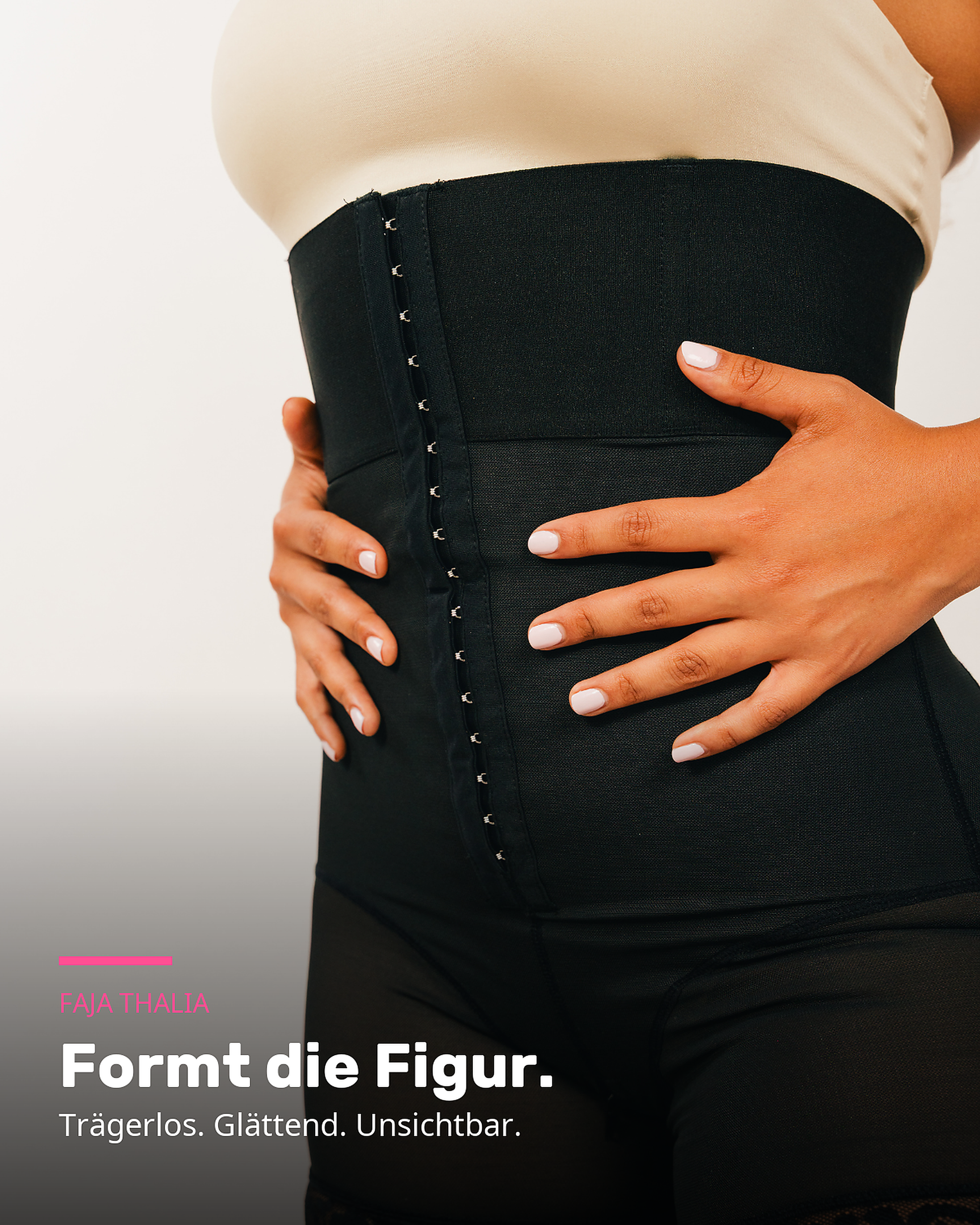 Faja Thalia formt die Figur HQ
